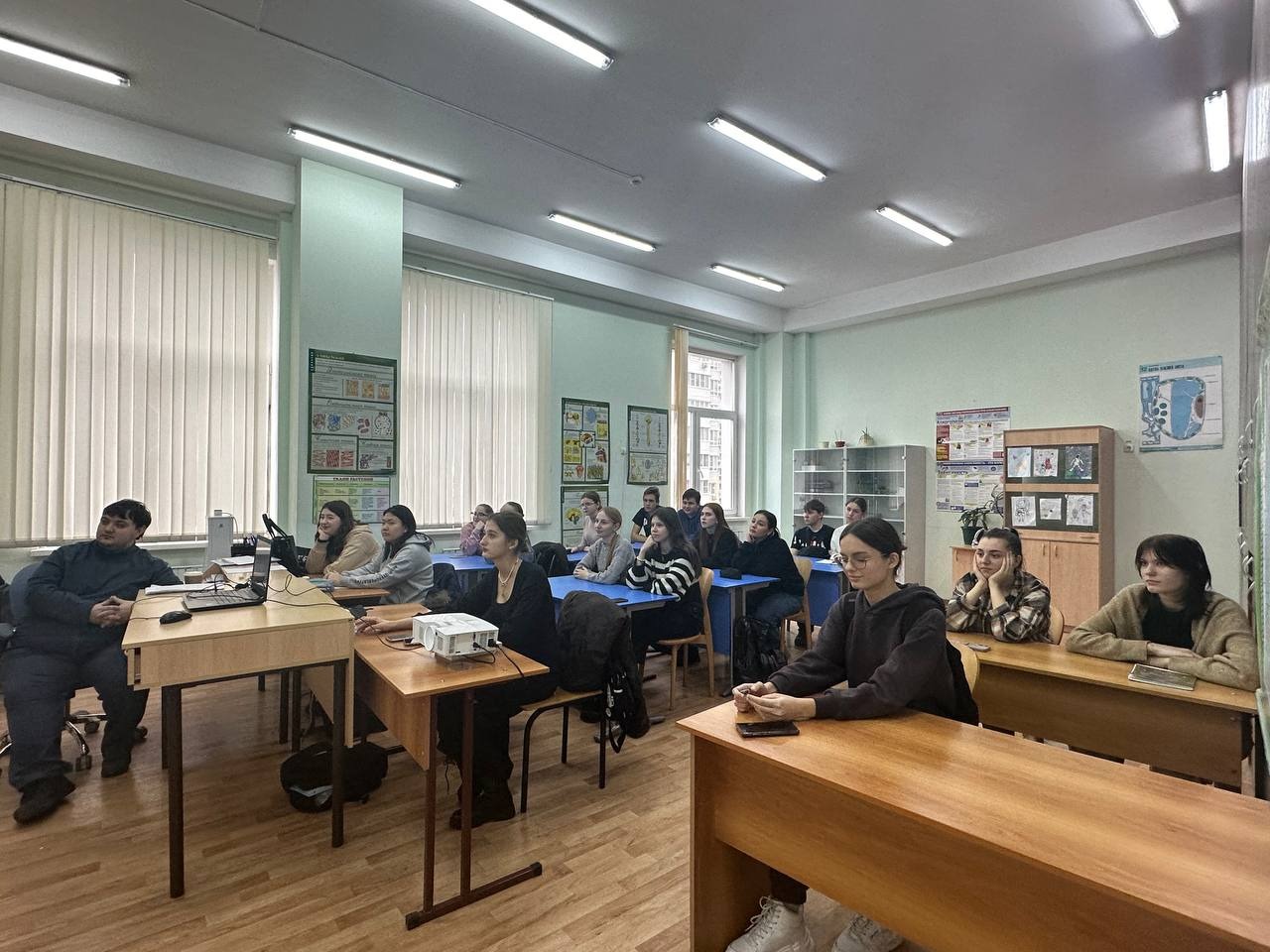 Урок-беседа, посвященный Дню культуры и искусства, прошел в Ростовском колледже искусств
