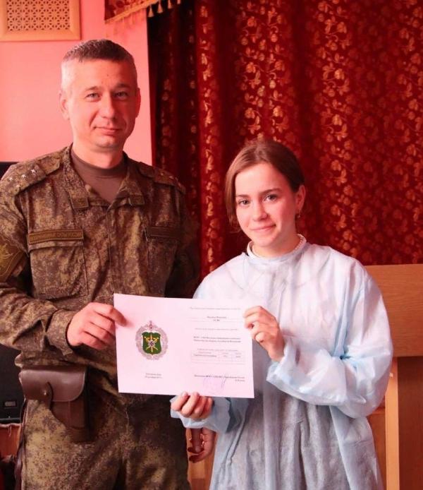 Студенты Ростовского колледжа искусств освоили навыки оказания первой медицинской помощи в Военном клиническом госпитале